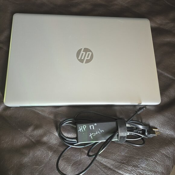 HP 17" Laptop - touchscreen, 12gb RAM, 1TB HDD, ** Ubuntu Linux OS **, flaw - Picture 3 of 11